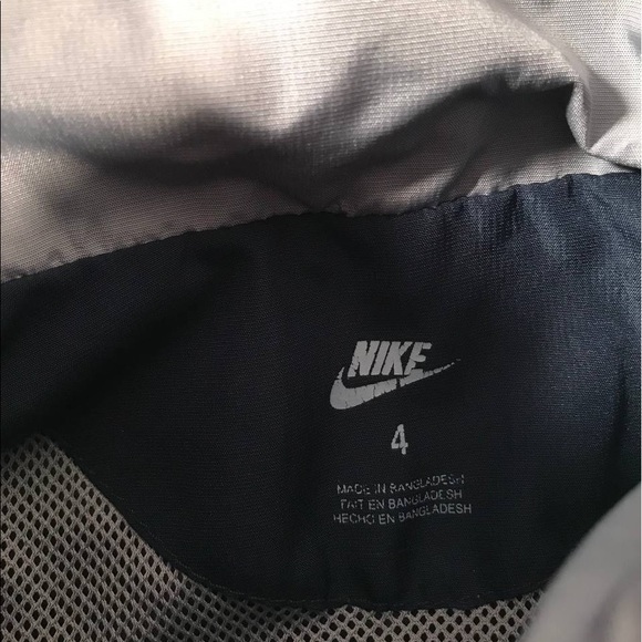 Kids’ Nike Windbreaker Jacket Size 4 - Picture 4 of 7